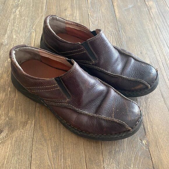 Clarks Leather Upper Slip-On Shoes Men's Size 9.5 Brown Color Casual Work - Picture 1 of 6